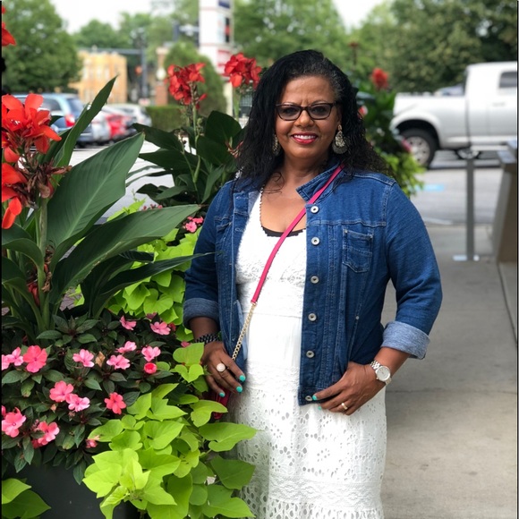 Meet your Posher, Clarice - Picture 3 of 4